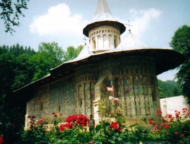 Église en bois et monastres fleuris 